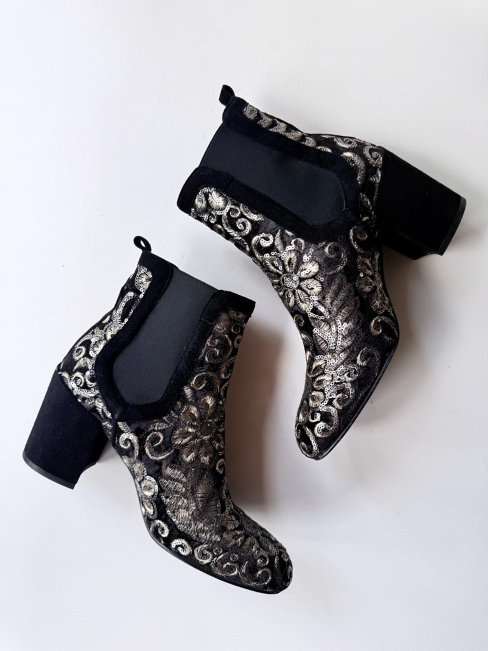 Stuart Weitzman Mediate Metallic Bootie Black Velvet Gold Sequin Embroidery 9.5N - Picture 10 of 14